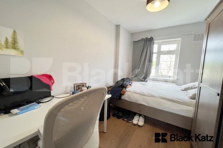 Recently refurbished & offering 730 sq.ft of living and entertaining space  Aberdour Street., Borough